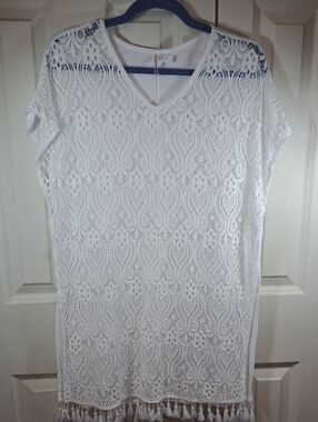 White Lace V-Neck Tassel Tunic